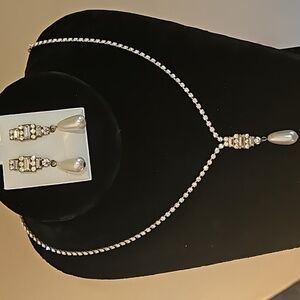 Vintage silvertone rhinestone and faux pearl necklace and earrings set